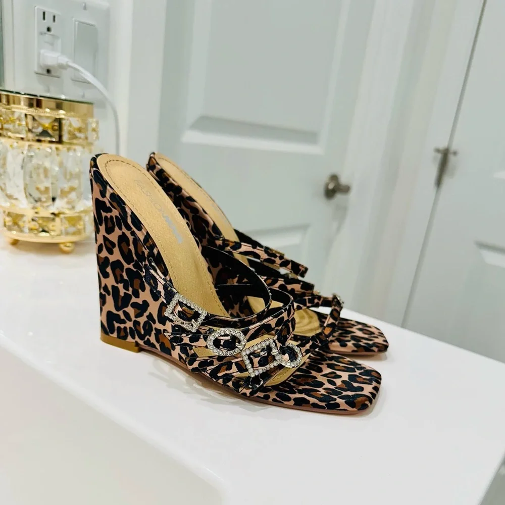 Leopard Rhinestone Wedges😻 - Picture 4 of 6